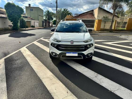 FIAT TORO 2.0 16V TURBO DIESEL VOLCANO 4WD AT9